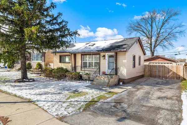 $239,900 | 7830 Neenah Avenue, Burbank, IL 60459