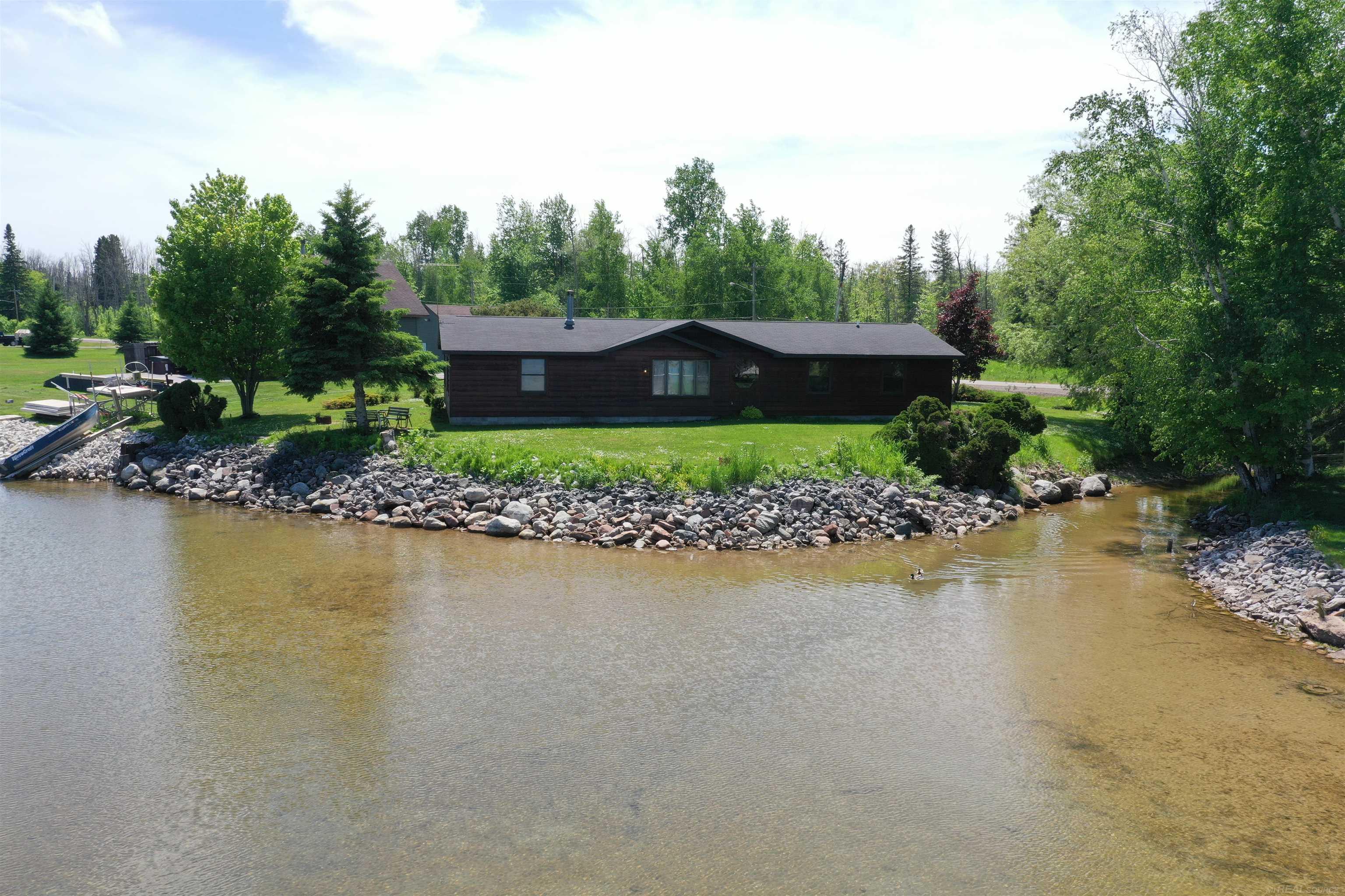 2039 South Riverside Drive Sault Ste. Marie, MI 49783 - Photo 1 of 75