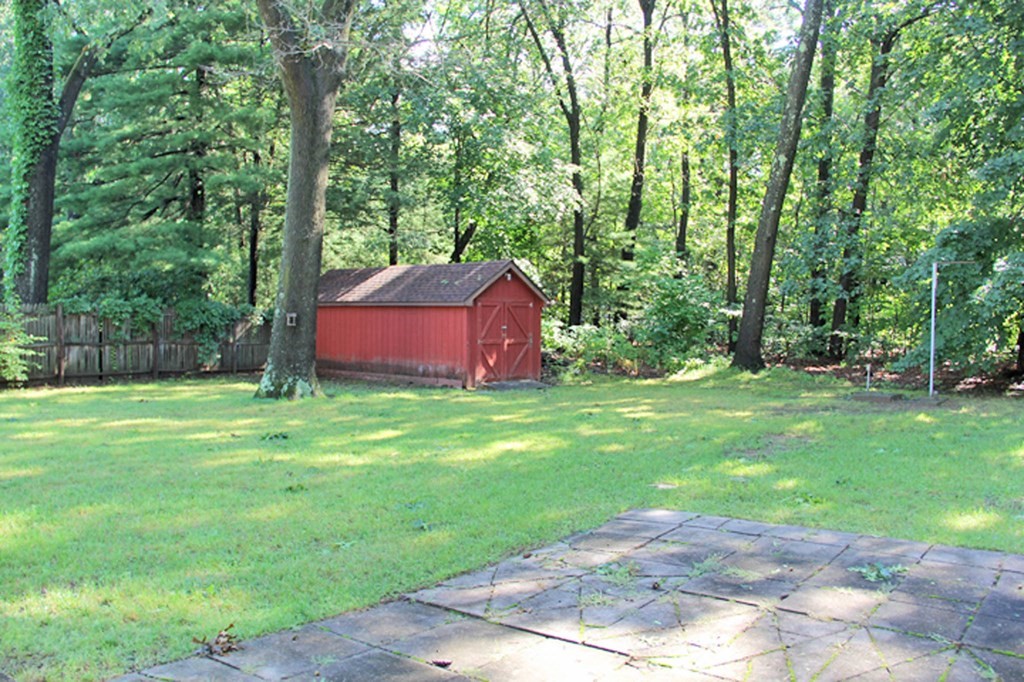 128 Springdale Road Westfield, MA 01085 - Photo 4 of 30 Gallery Image 4