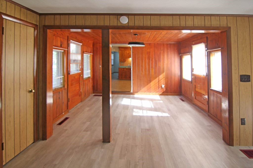 128 Springdale Road Westfield, MA 01085 - Photo 10 of 30 Gallery Image 10