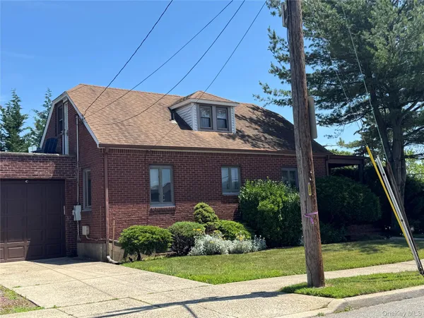 $621,500 | 364 Central Avenue, Bethpage, NY 11714
