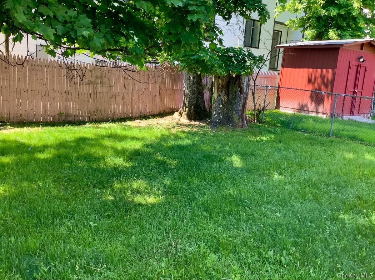 2 Sneden Court Spring Valley, NY 10977 - Photo 6 of 13 a backyard of a house with lots of green space