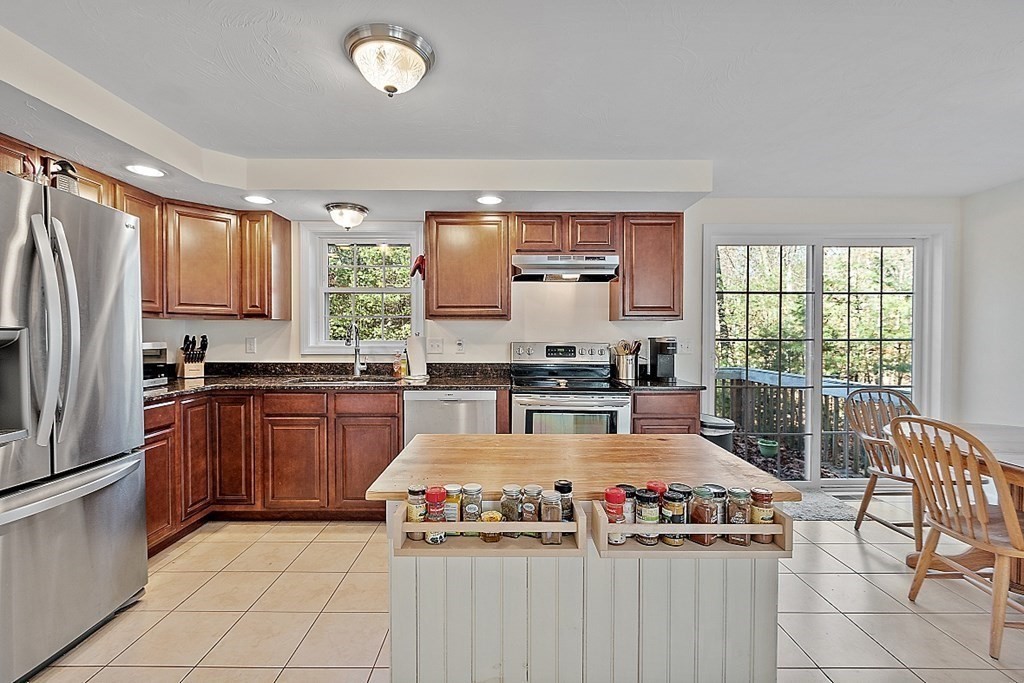 96 Cutler Road Holden, MA 01522 - Photo 5 of 37
