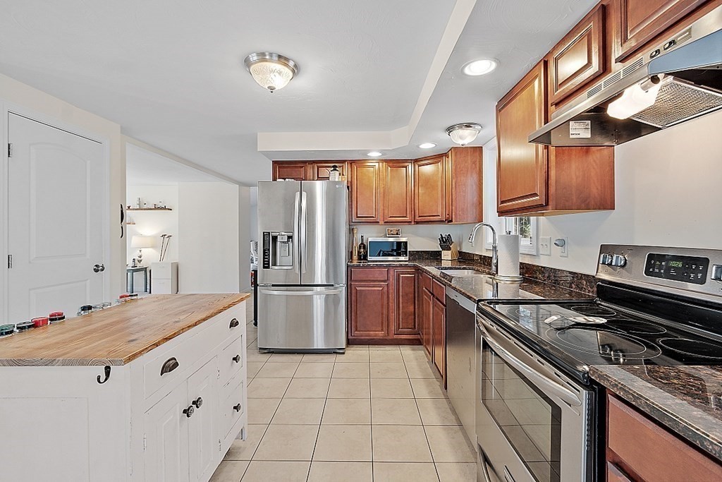 96 Cutler Road Holden, MA 01522 - Photo 7 of 37