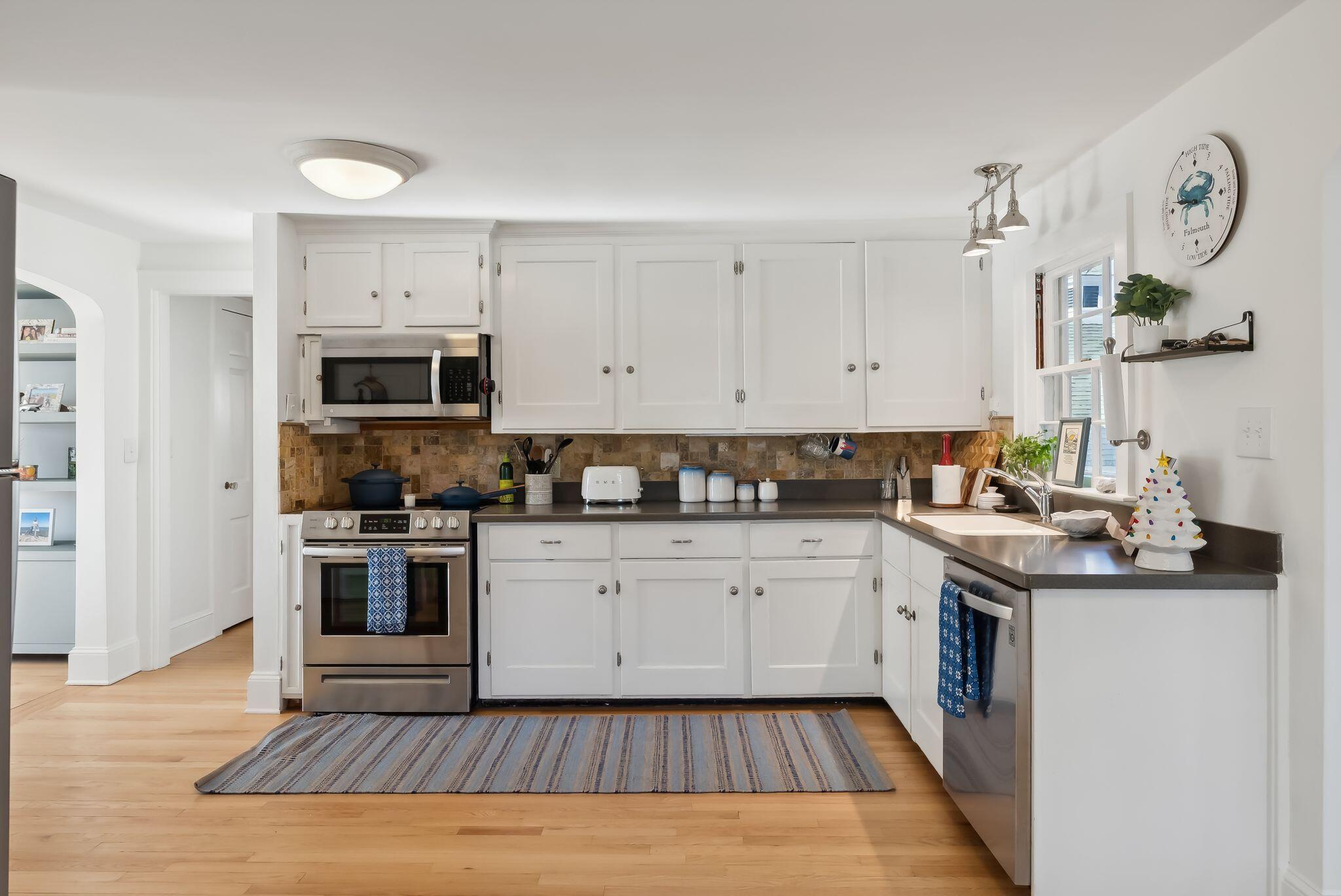 22 Phillips Road Falmouth, ME 04105 - Photo 8 of 48 Kitchen