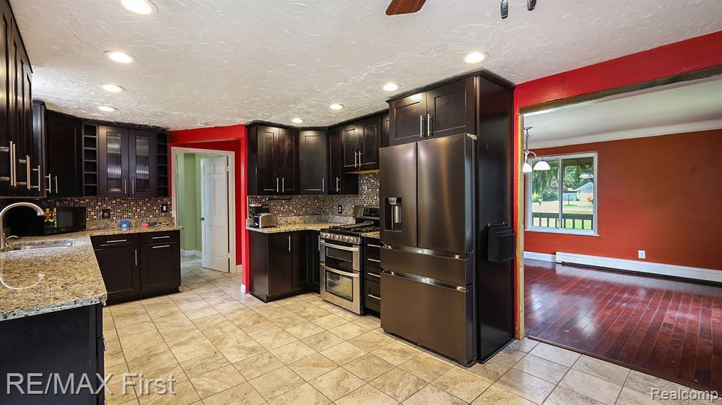 49435 Fairchild Road Macomb, MI 48042 - Photo 11 of 41