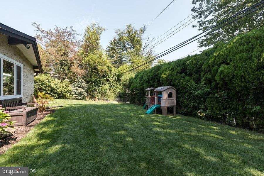 2915 Eagle Road Abington, PA 19001 - Photo 26 of 27 Backyard