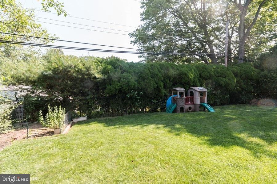 2915 Eagle Road Abington, PA 19001 - Photo 27 of 27 Backyard