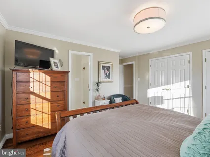 $1,099,000 | 6914 Tulsa Court, Alexandria, VA 22307