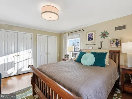 $1,099,000 | 6914 Tulsa Court, Alexandria, VA 22307