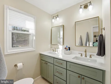 $1,099,000 | 6914 Tulsa Court, Alexandria, VA 22307