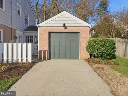 $1,099,000 | 6914 Tulsa Court, Alexandria, VA 22307