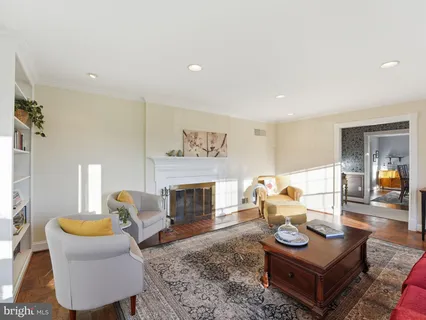 $1,099,000 | 6914 Tulsa Court, Alexandria, VA 22307
