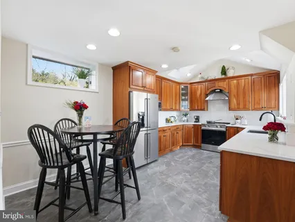 $1,099,000 | 6914 Tulsa Court, Alexandria, VA 22307