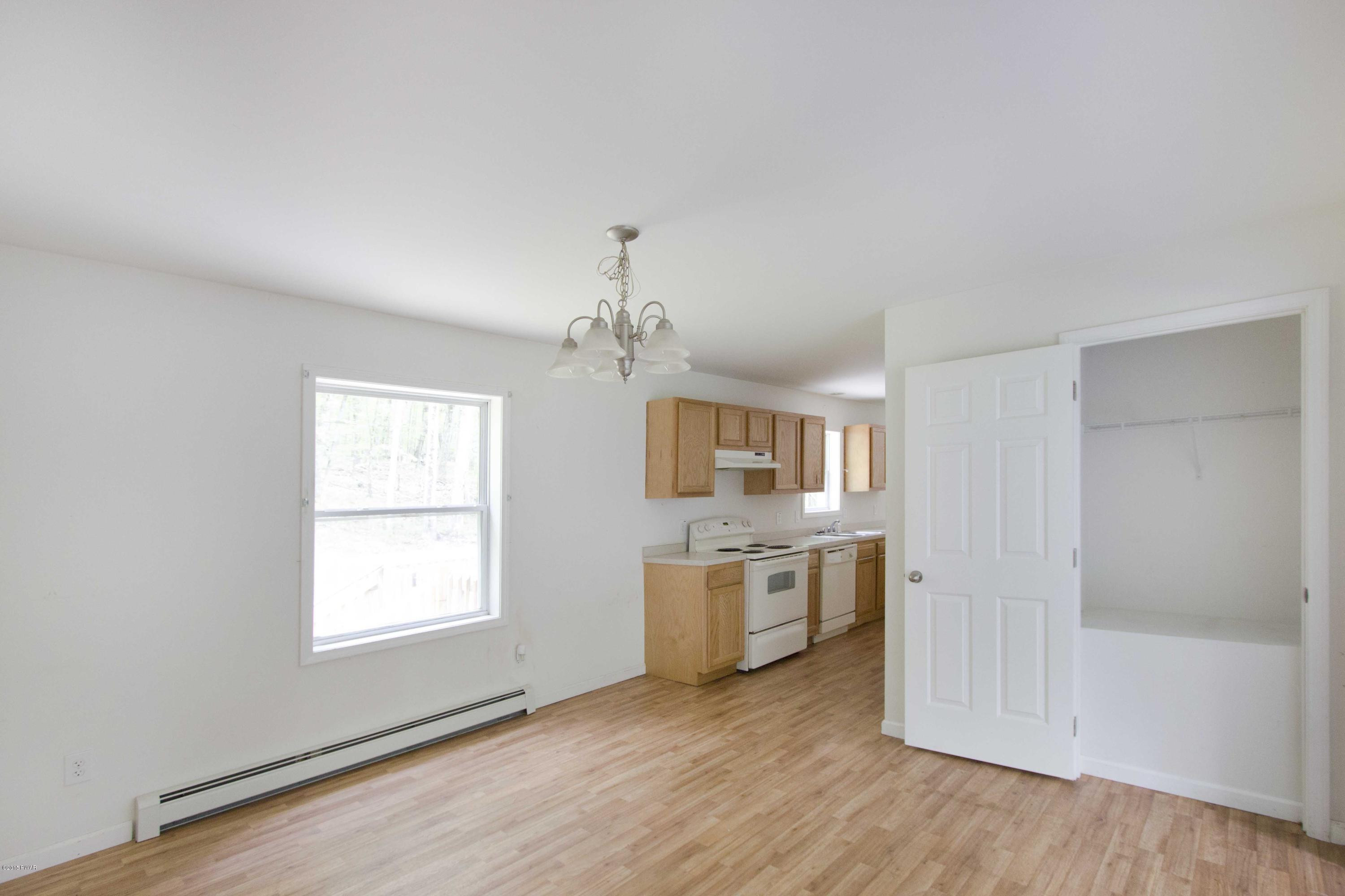 134 Ledgecrest Road Hawley, PA 18428 - Photo 5 of 17