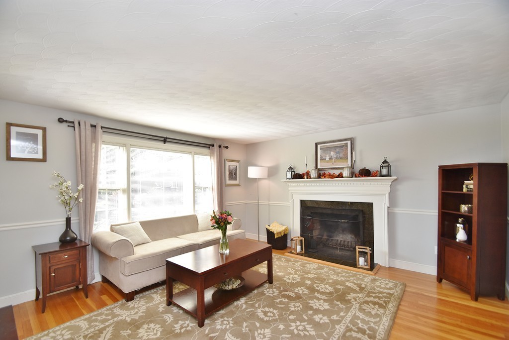 39 Whittemore Road Framingham, MA 01701 - Photo 3 of 23