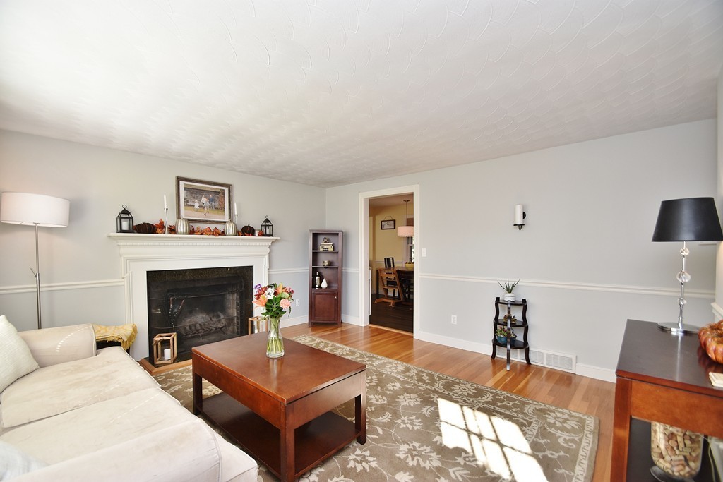 39 Whittemore Road Framingham, MA 01701 - Photo 4 of 23