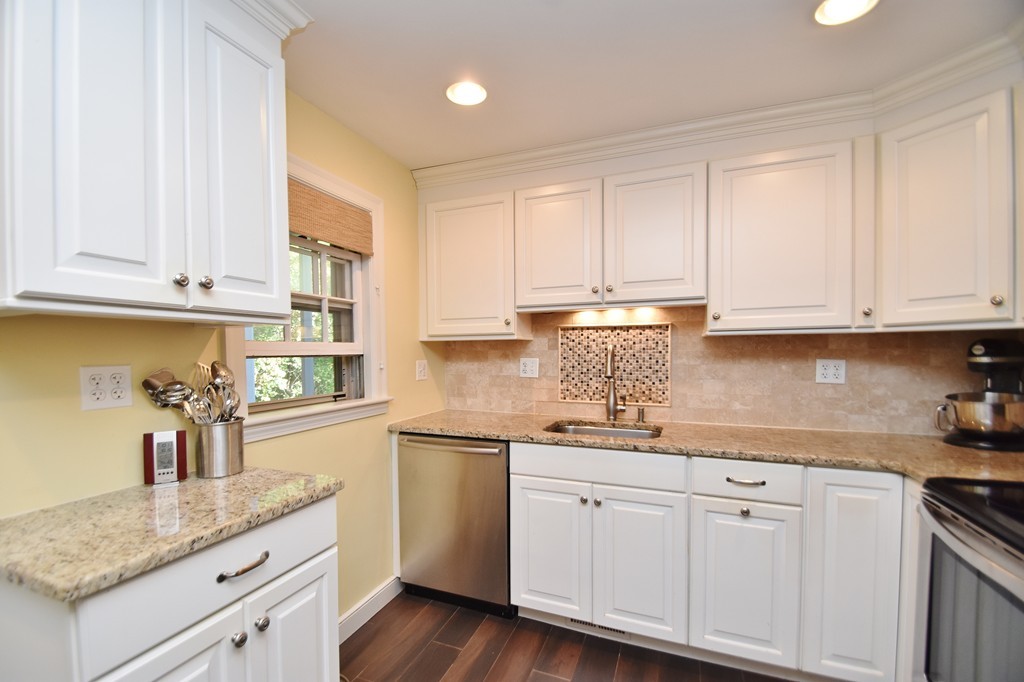 39 Whittemore Road Framingham, MA 01701 - Photo 5 of 23