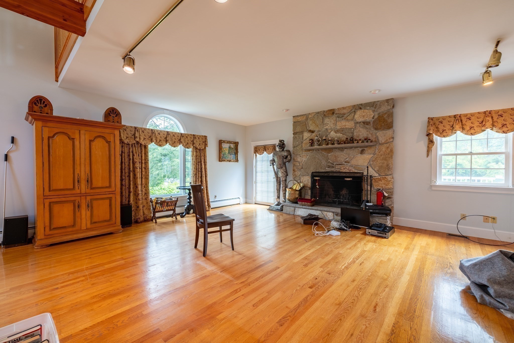 56 Holt Road Andover, MA 01810 - Photo 13 of 39 Gallery Image 13