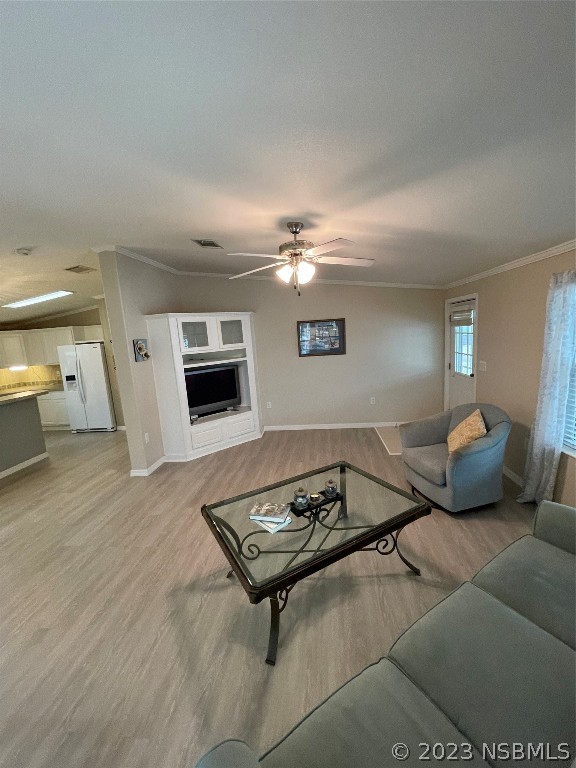 4352 Dolphin Way Edgewater, FL 32141 - Photo 3 of 29 Gallery Image 3