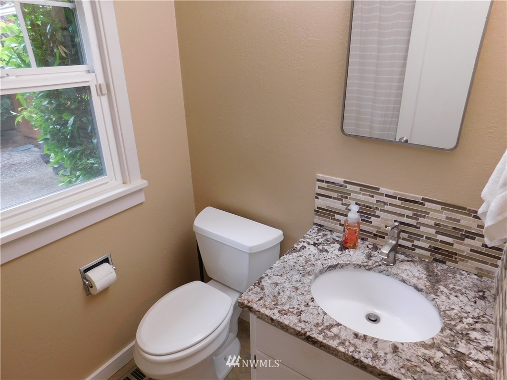 1548 Boulevard Road Southeast Olympia, WA 98501 - Photo 13 of 22 Gallery Image 13