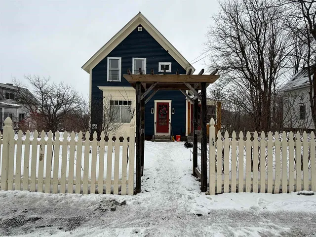 $319,000 | 50 South Pleasant Street, Randolph, VT 05060