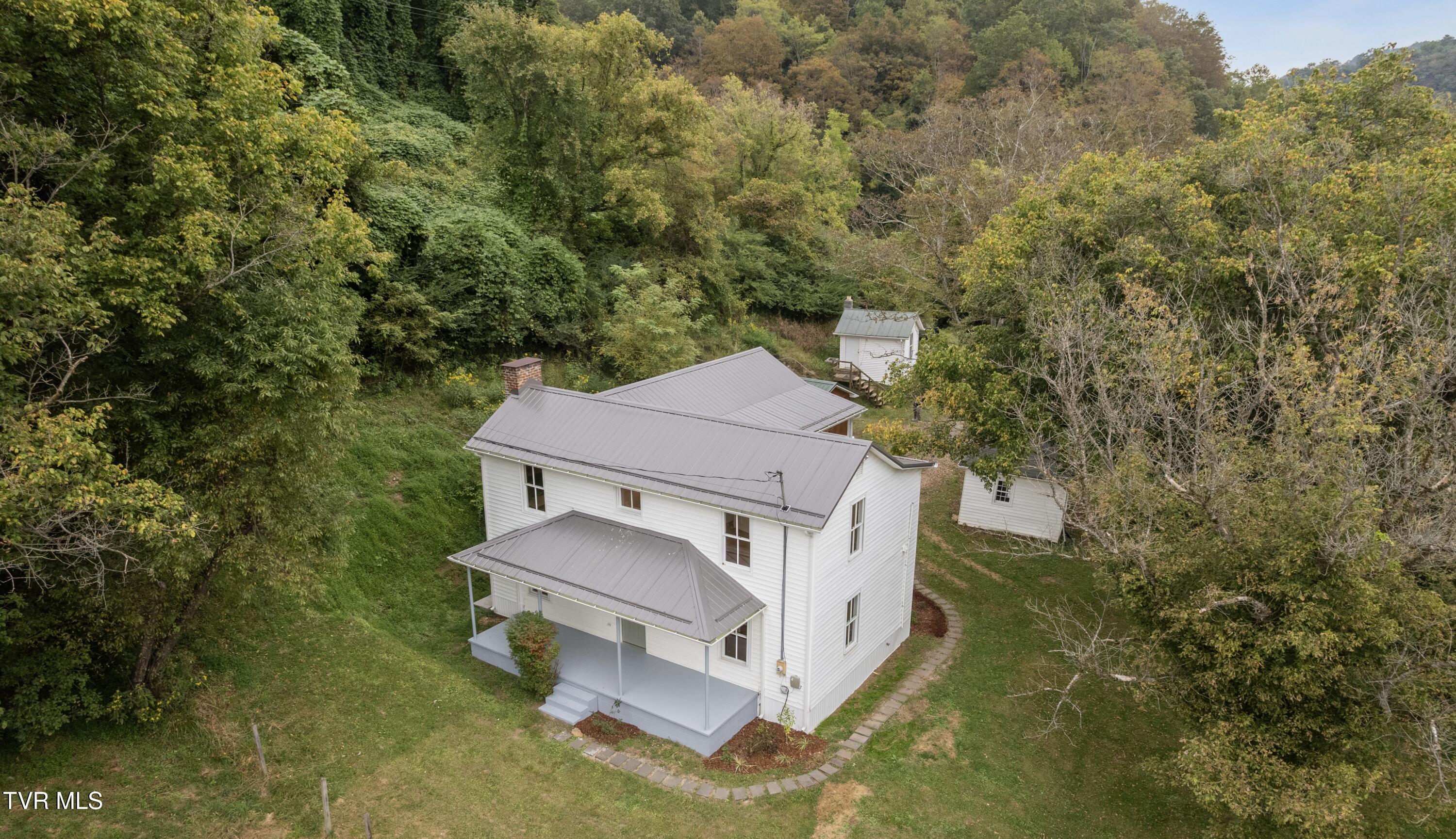 630 Artrip Road Cleveland, VA 24225 - Photo 1 of 43 IMG_0389