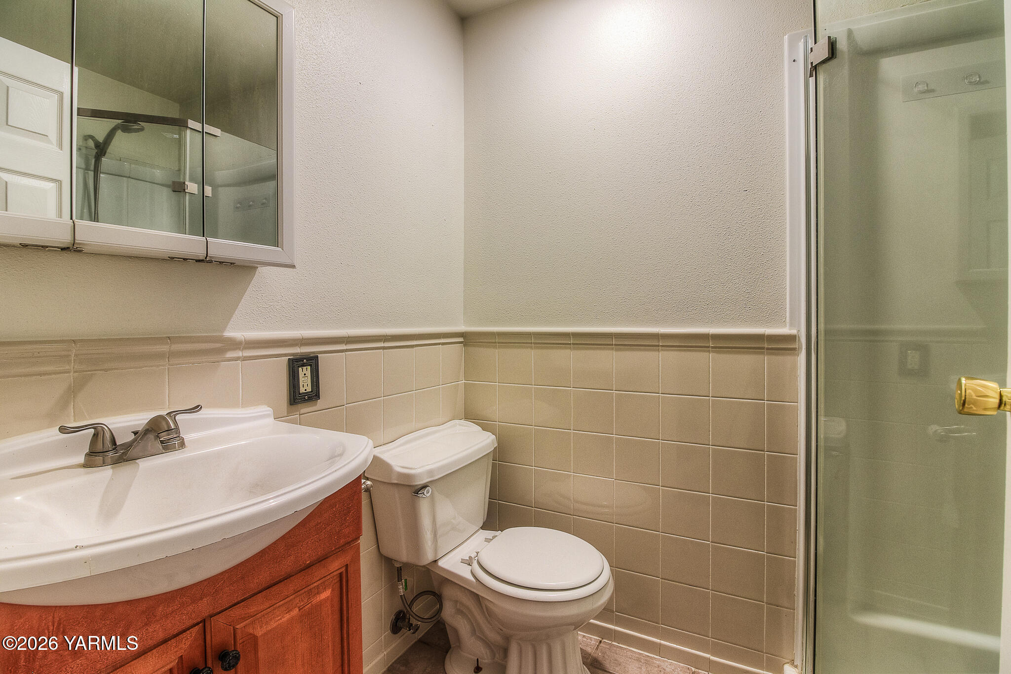 270 Cheyne Road Zillah, WA 98953 - Photo 14 of 26 13 Bathroom