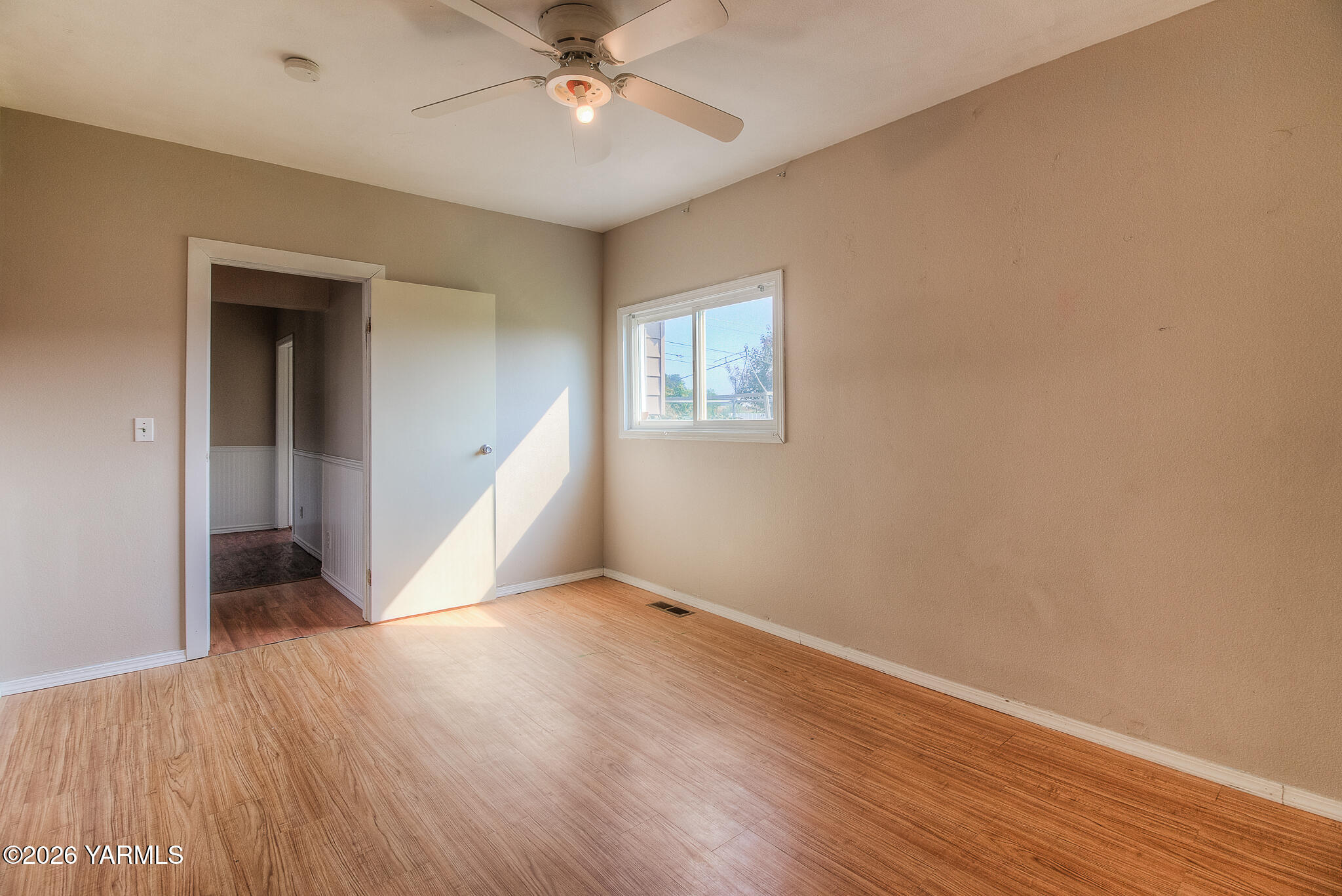 270 Cheyne Road Zillah, WA 98953 - Photo 21 of 26 20 Bedroom 3