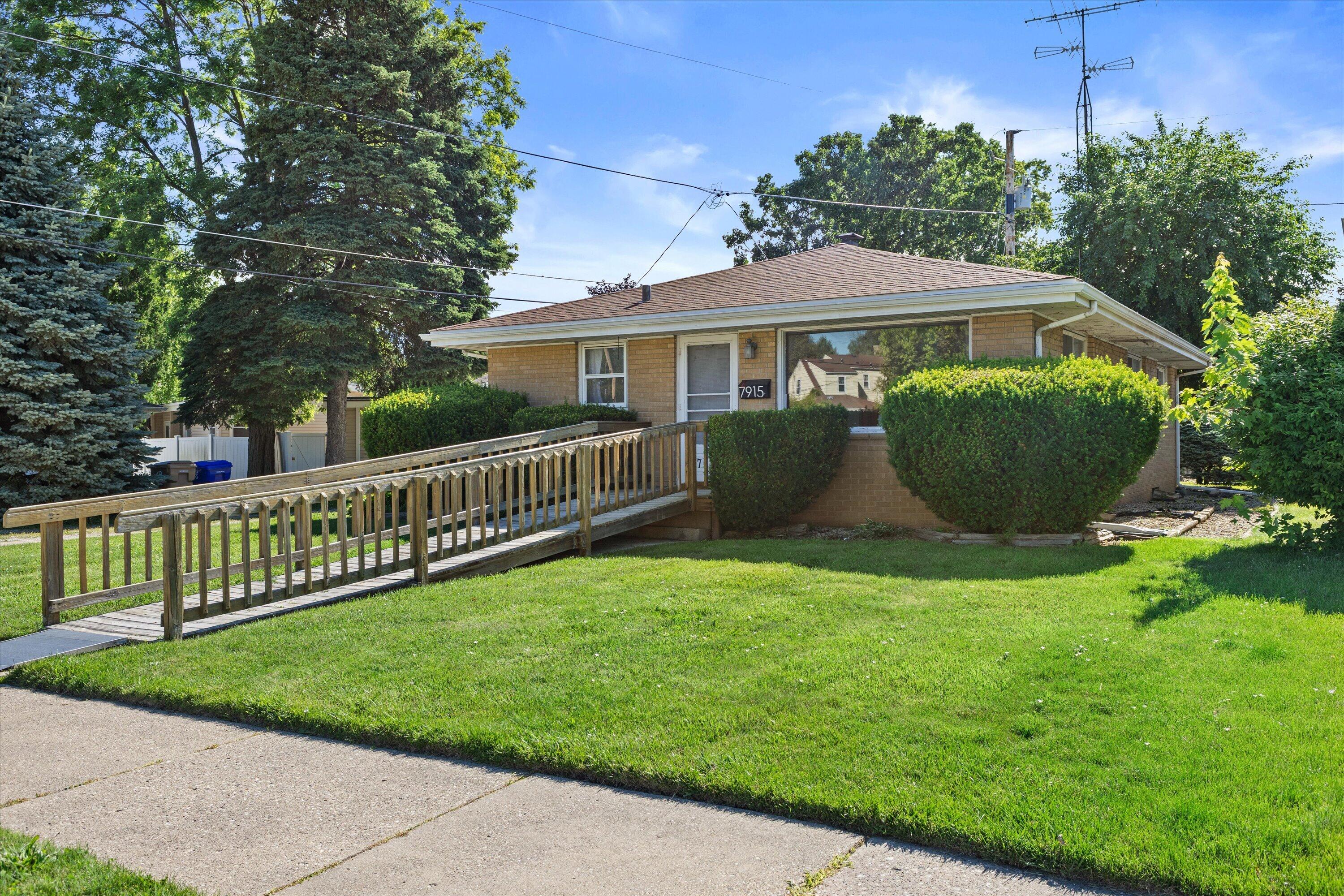 7915 45th Avenue Kenosha, WI 53142 - Photo 3 of 21 07-KCM-13