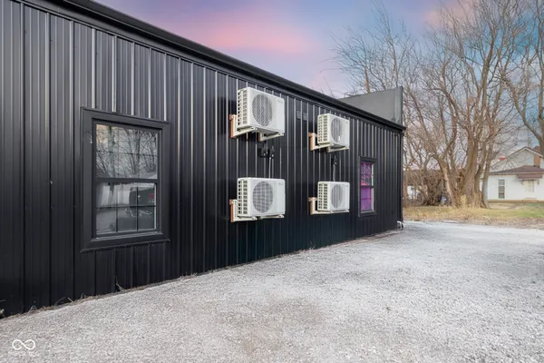 $1,100 | 1013 14th Street, Columbus, IN 47201