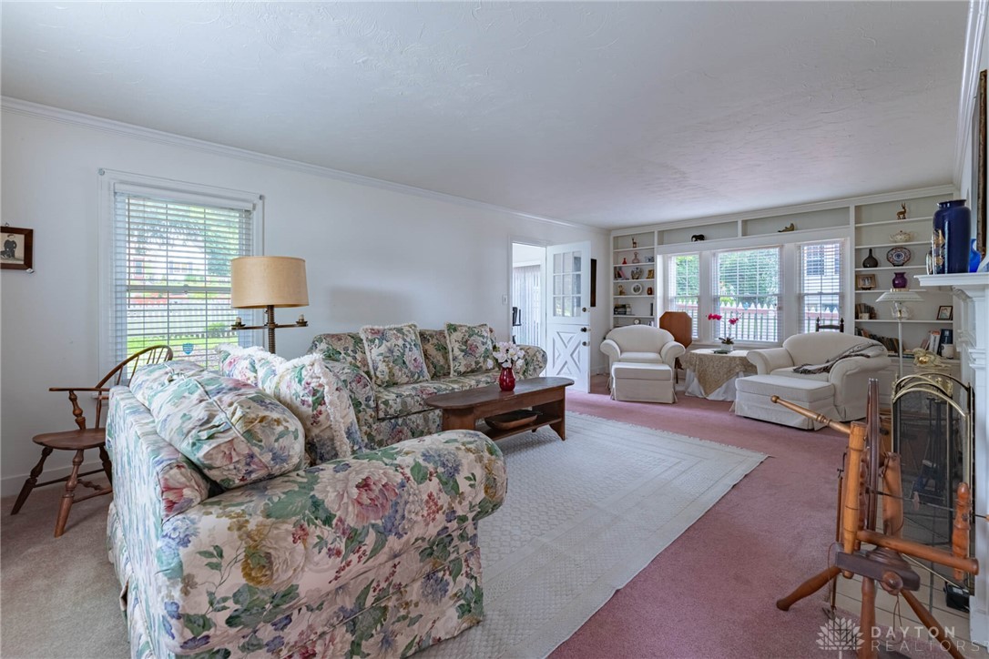 253 West Stroop Road Dayton, OH 45429 - Photo 7 of 34 Spacious LR