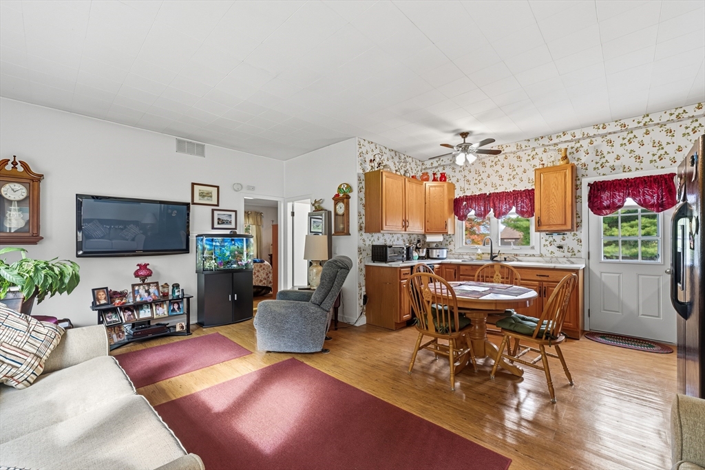 44 Hemlock Drive Lunenburg, MA 01462 - Photo 11 of 23