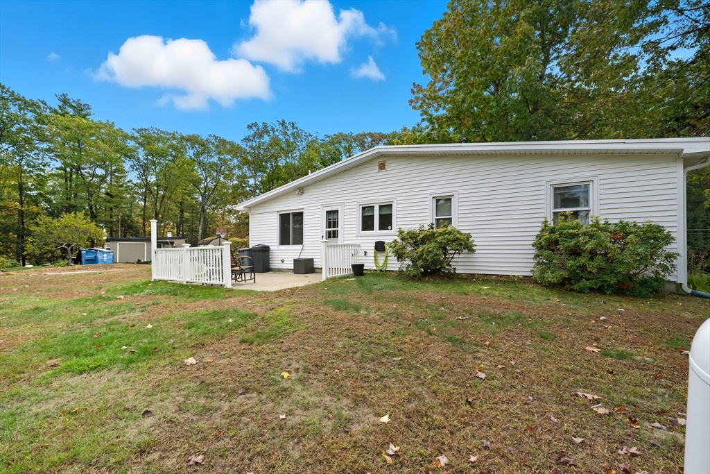 44 Hemlock Drive Lunenburg, MA 01462 - Photo 15 of 23