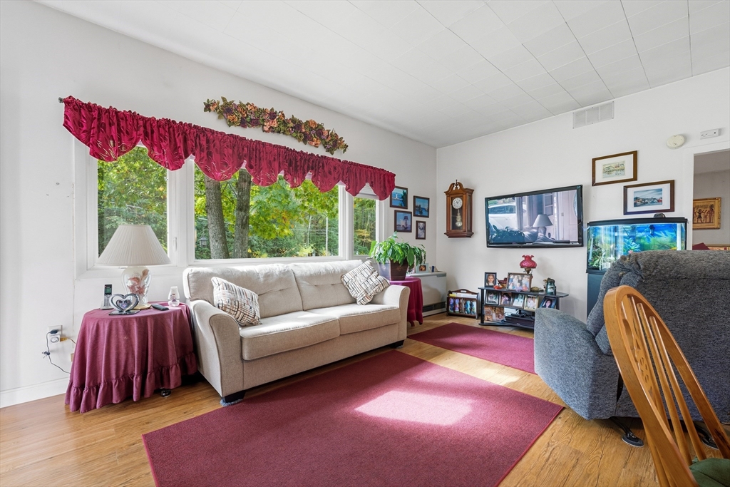 44 Hemlock Drive Lunenburg, MA 01462 - Photo 5 of 23