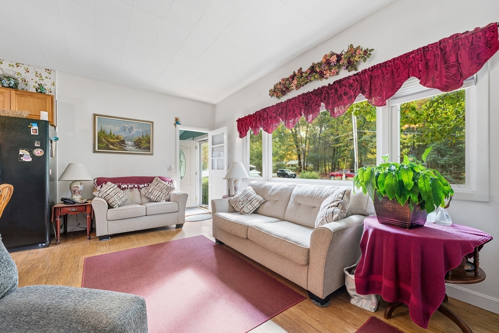 44 Hemlock Drive Lunenburg, MA 01462 - Photo 6 of 23