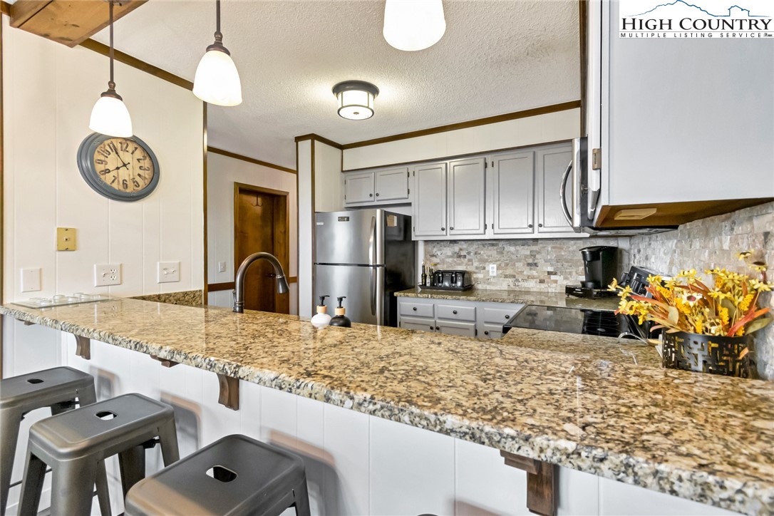 301 Pinnacle Inn Road, Unit 2210 Beech Mountain, NC 28604 - Photo 17 of 47 Gallery Image 17