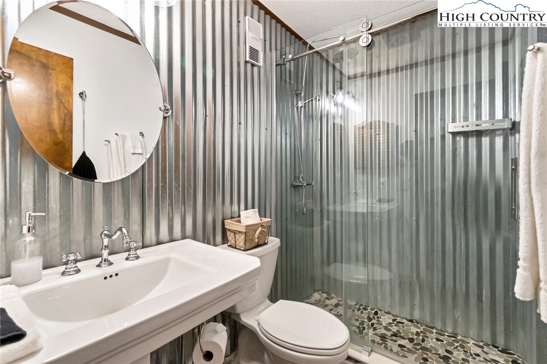 301 Pinnacle Inn Road, Unit 2210 Beech Mountain, NC 28604 - Photo 7 of 47 Gallery Image 7