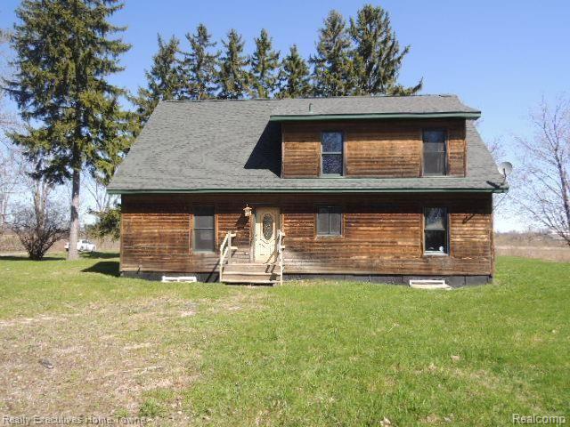 10611 Fisher Road Yale, MI 48097 - Photo 3 of 21 Case # 261-954377 Back.jpg
