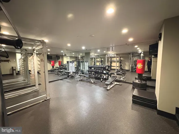 $479,000 | 3800 Powell Lane, Unit 302, Falls Church, VA 22041