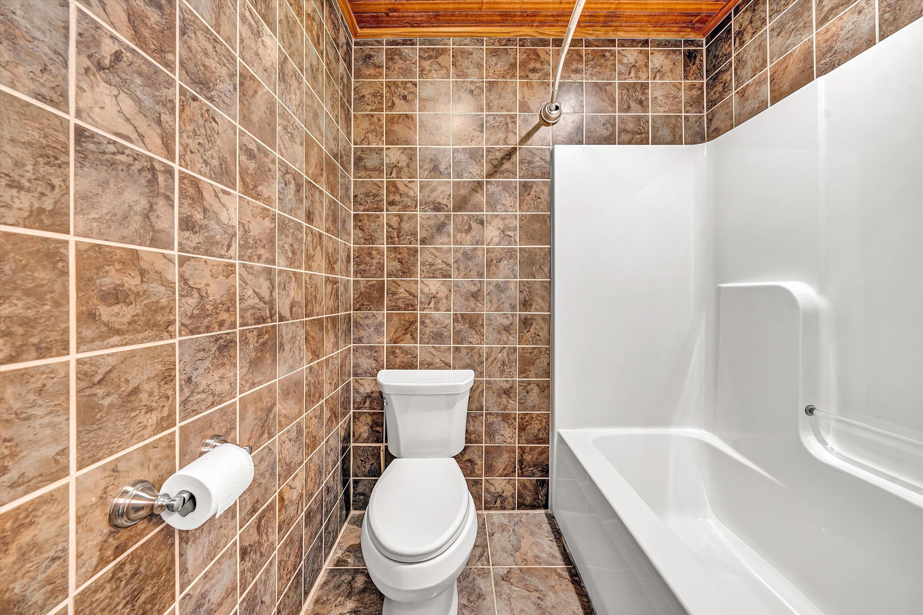 116 Dustys Road Covington, VA 24426 - Photo 71 of 96 071-DSC00205