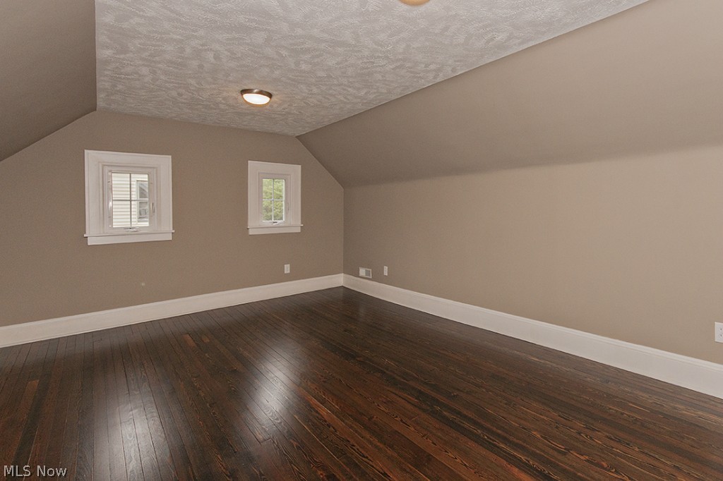 2985 Corydon Road Cleveland, OH 44118 - Photo 15 of 25