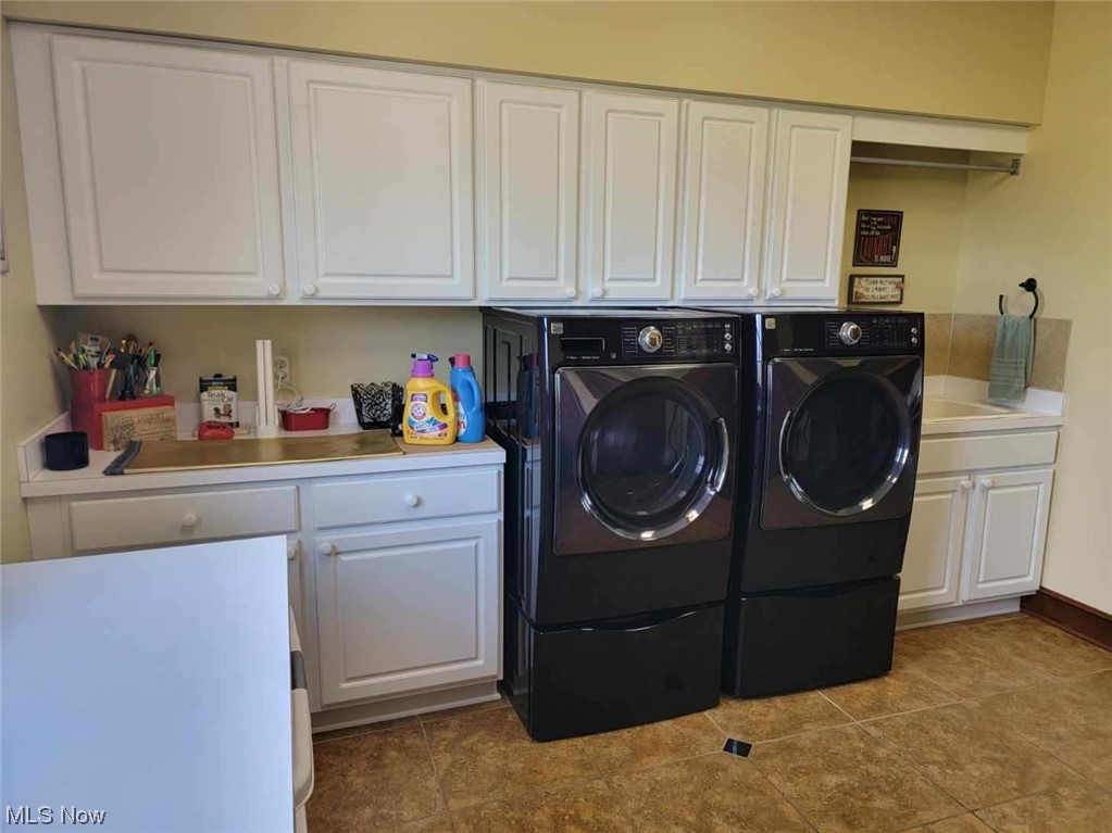 3413 Heyl Road Wooster, OH 44691 - Photo 18 of 30 First floor laundry just off of the mudroom and garage. Perfect!