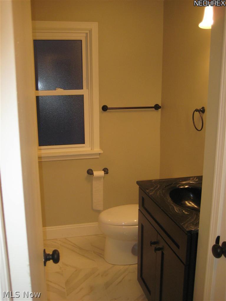 4959 Lander Road Chagrin Falls, OH 44022 - Photo 7 of 12 Gallery Image 7