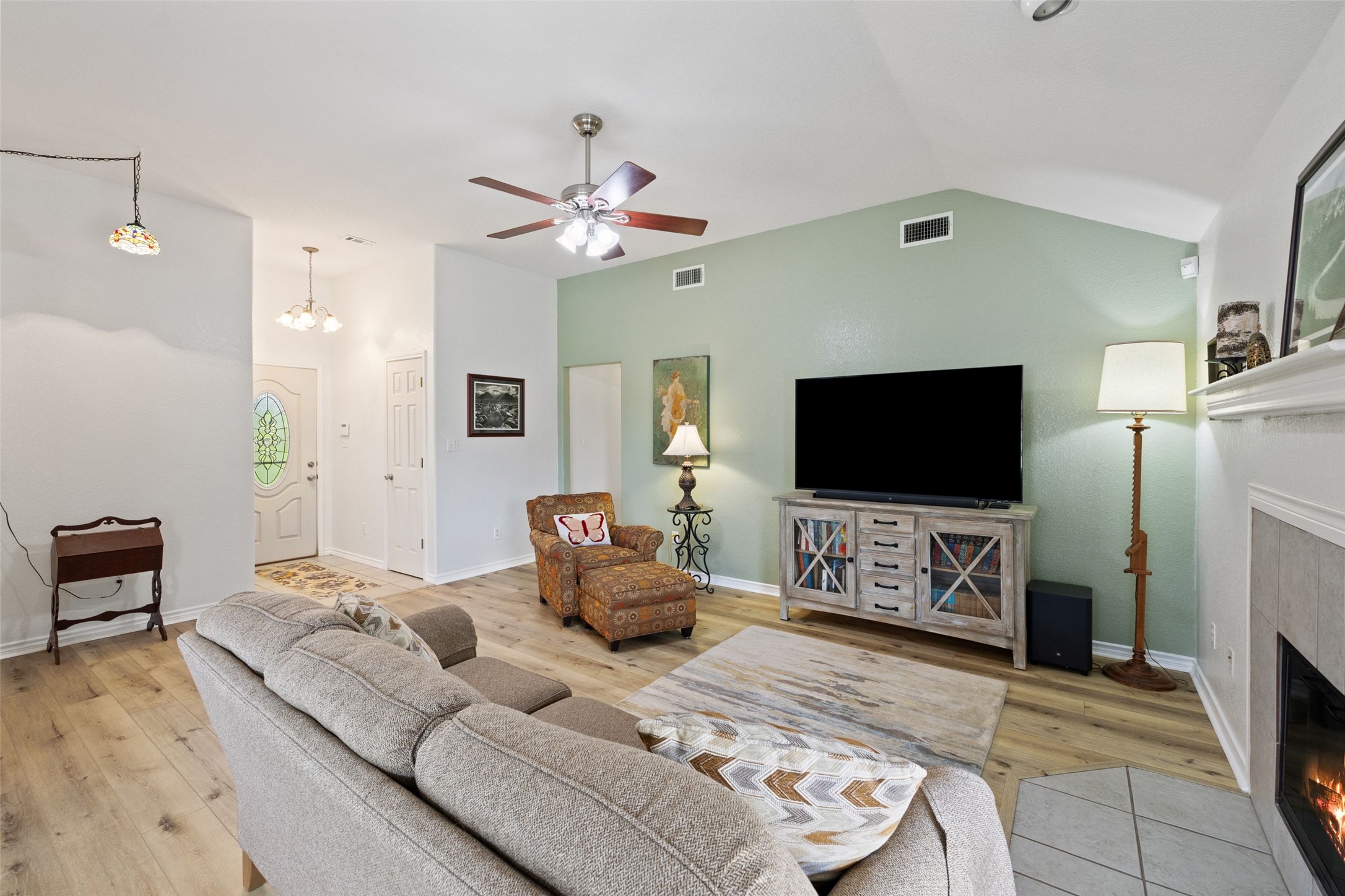 135 Barton Road San Marcos, TX 78666 - Photo 18 of 29 Spacious open living area looking towards front door