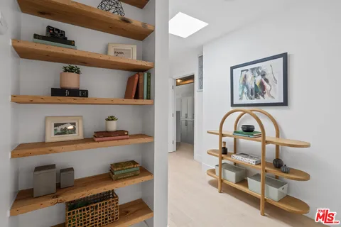 $2,995,000 | 2617 Harlesden Court, Los Angeles, CA 90046