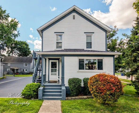 $1,150 | 21 Washington Street, Unit 2, Algonquin, IL 60102