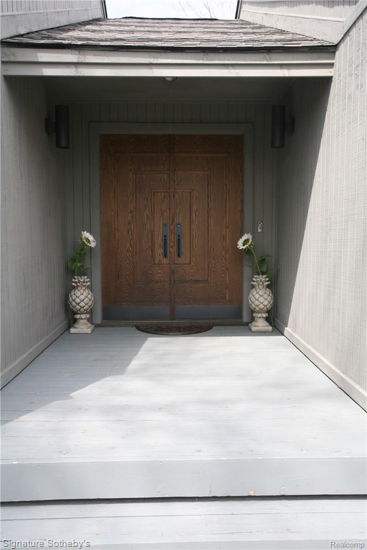 6620 Clarkston Road Clarkston, MI 48346 - Photo 10 of 72 Welcome!