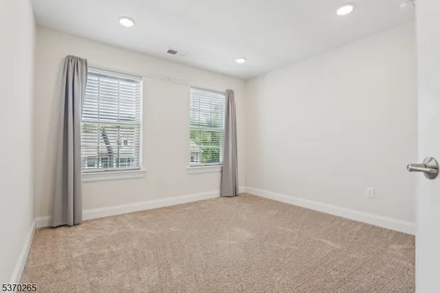 $875,000 | 6 Lilac Drive, Warren, NJ 07059