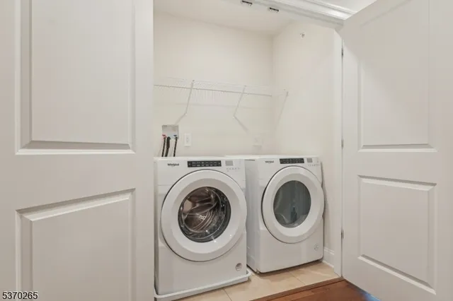 $875,000 | 6 Lilac Drive, Warren, NJ 07059